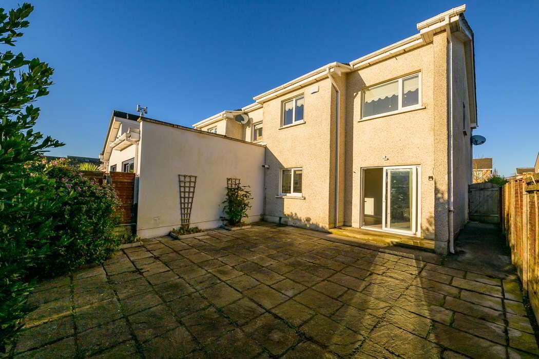 1 Ashewood Close 18 of 21