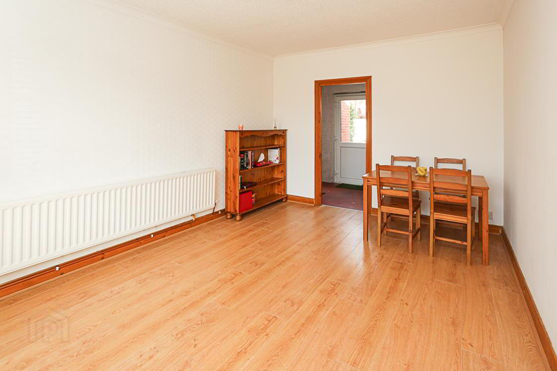1 Lord Wardens Crescent 13 of 24