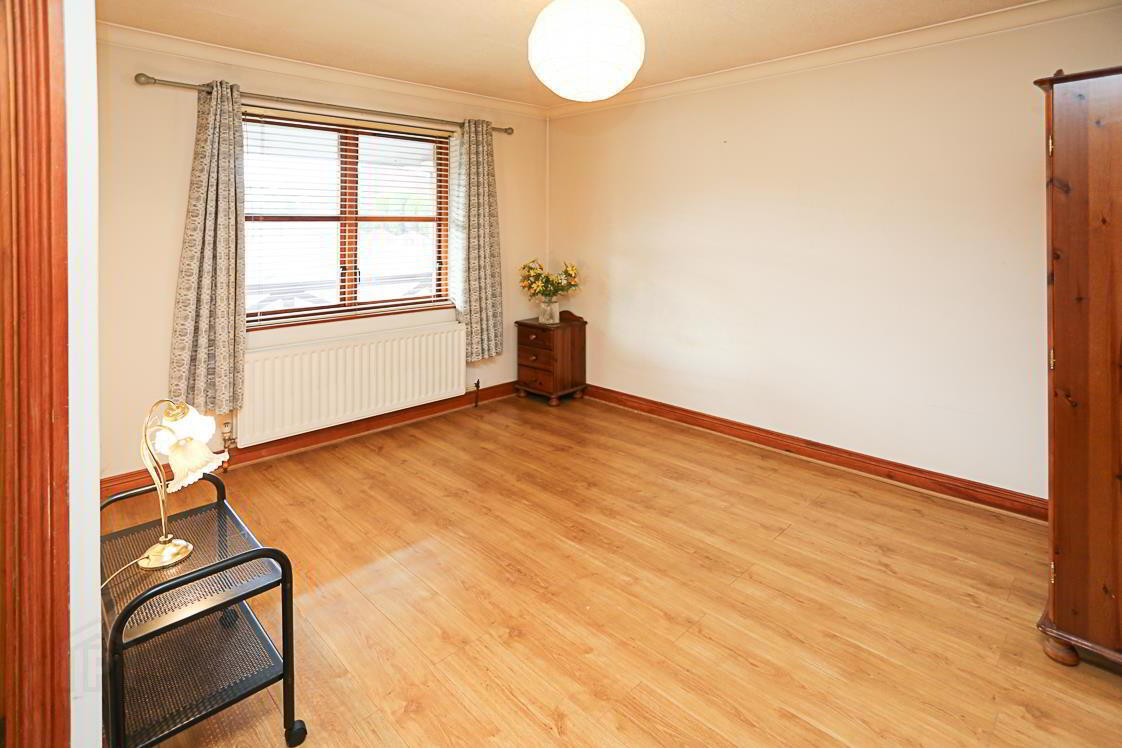 1 Lord Wardens Crescent 14 of 24