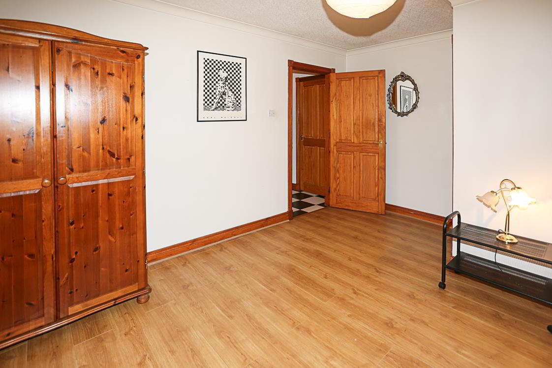 1 Lord Wardens Crescent 15 of 24