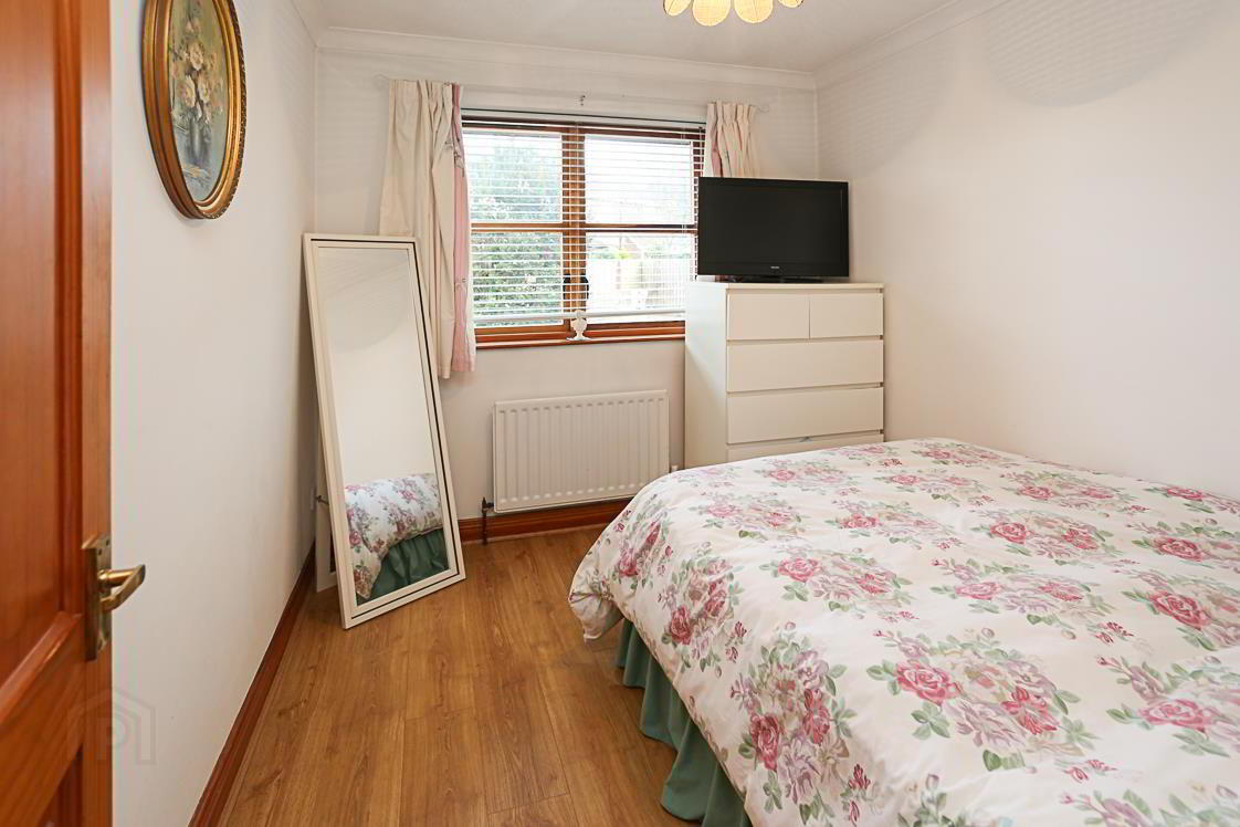1 Lord Wardens Crescent 18 of 24