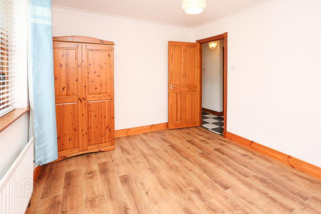 1 Lord Wardens Crescent 17 of 24