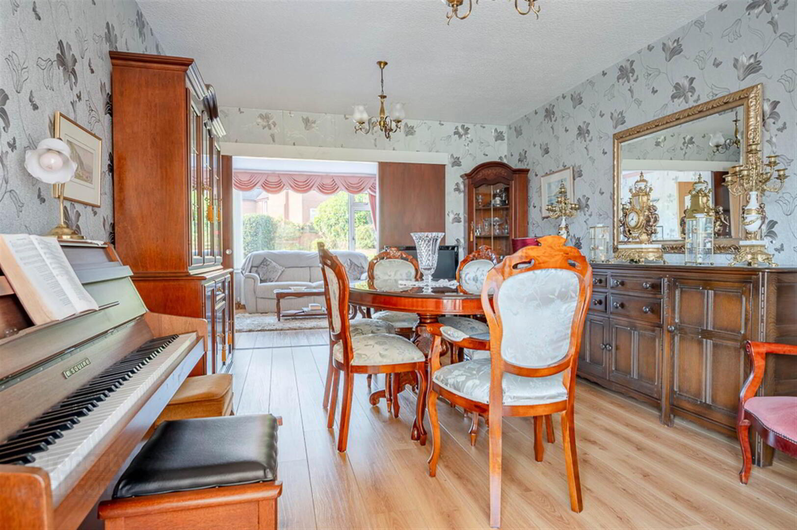 15 Grange Avenue 8 of 28