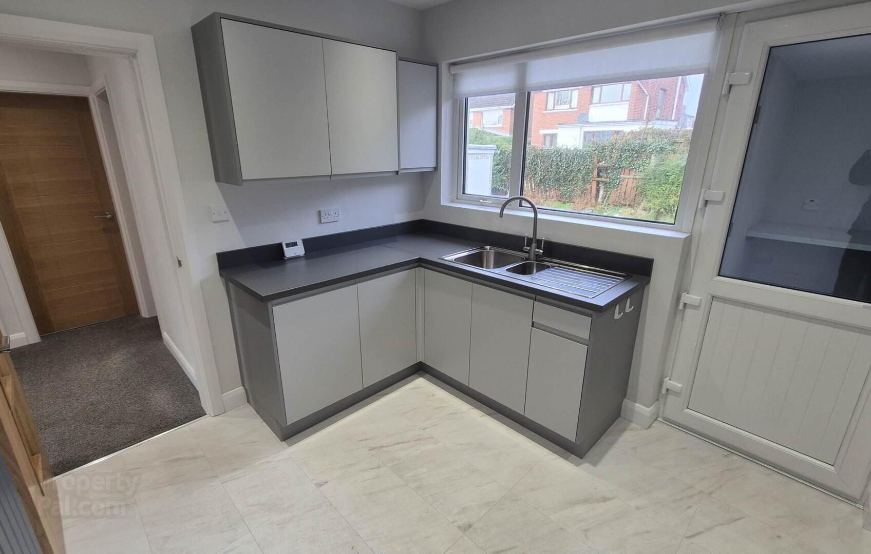 64 Hampstead Park 11 of 33