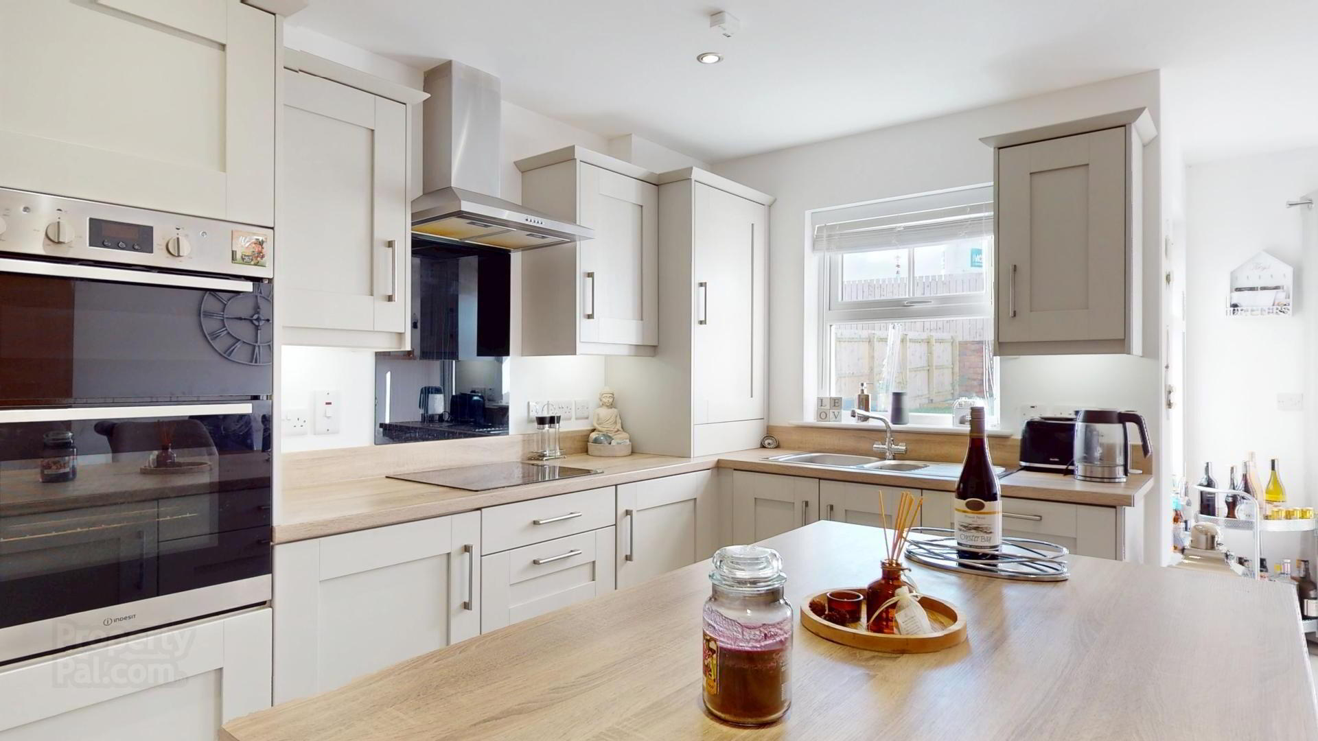 6 Blackthorn Drive 5 of 18