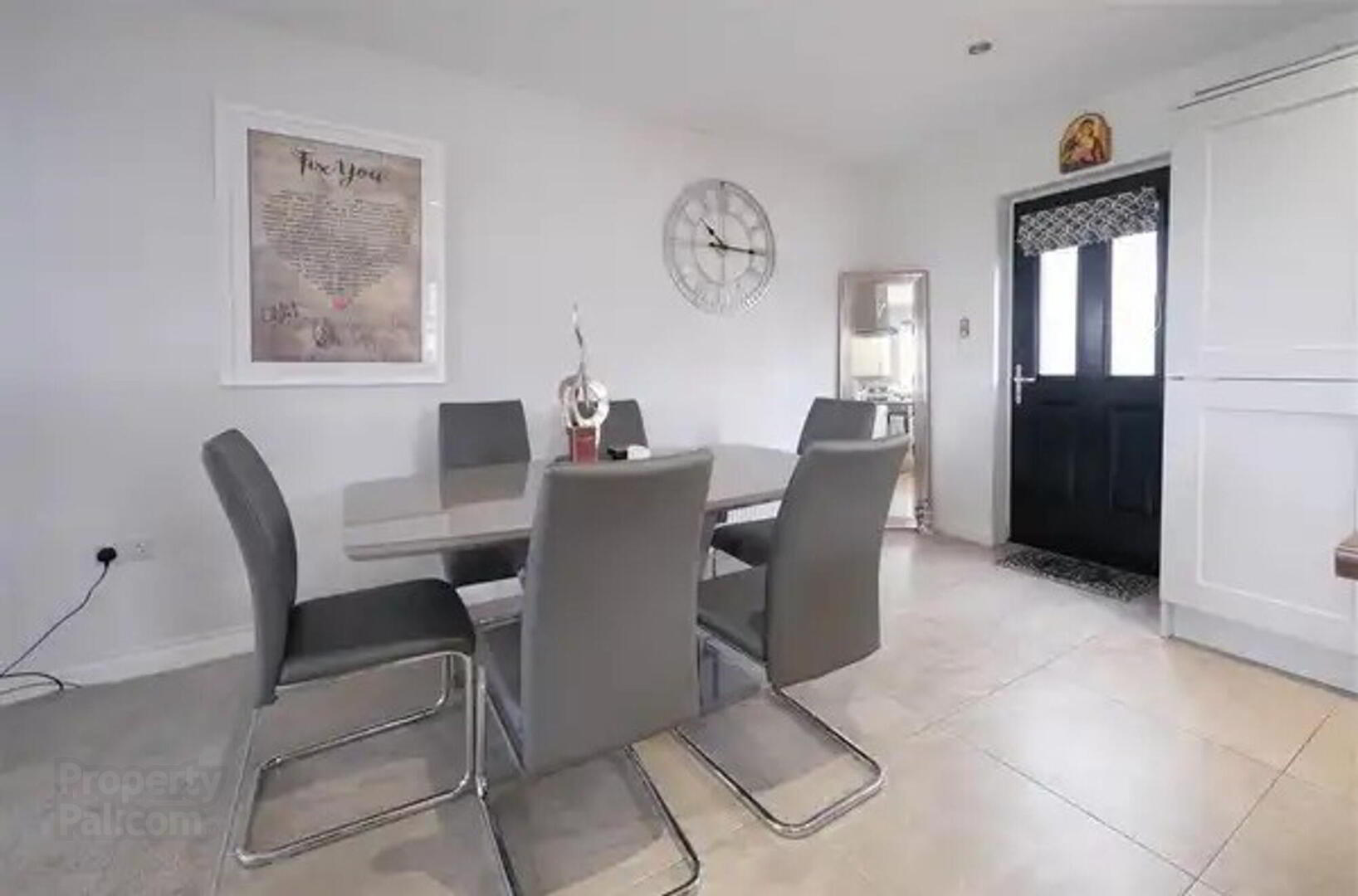 48 Farm Lodge Lane 5 of 16