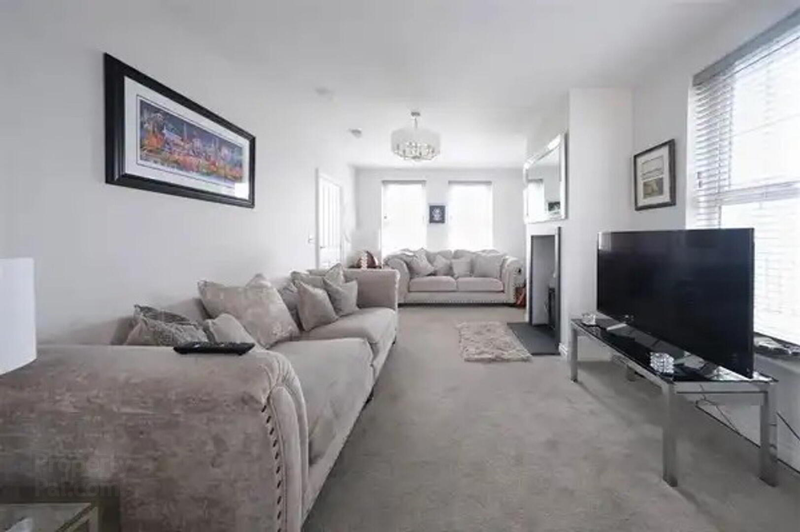 48 Farm Lodge Lane 8 of 16