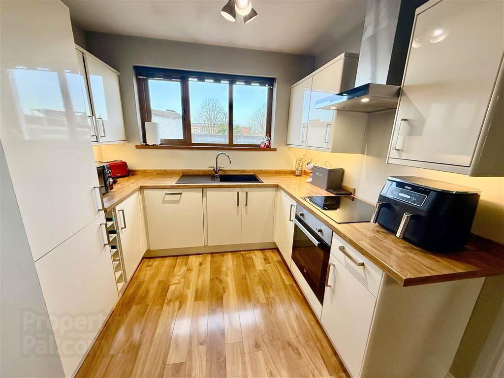 111 Clonduff Drive 7 of 12