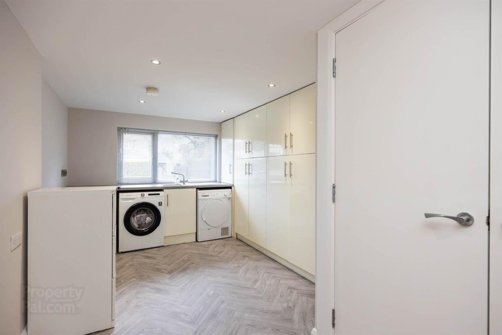 6 Maxwell Park 18 of 34