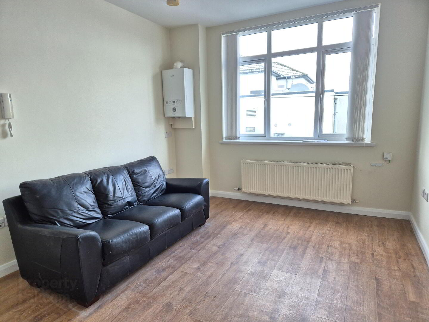 Unit D, 106 Beechwood Avenue 3 of 5
