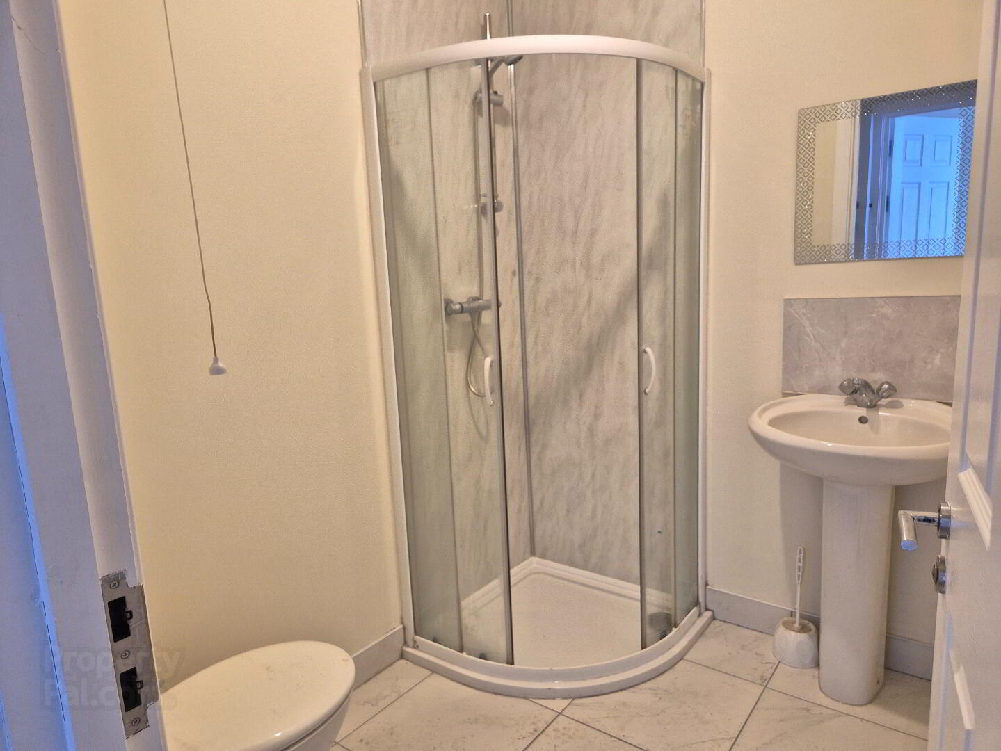 Unit D, 106 Beechwood Avenue 4 of 5