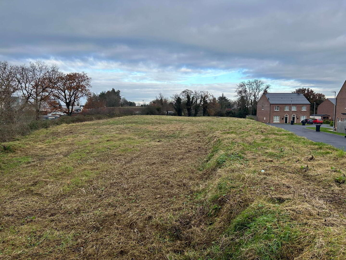 Land At, Lisnisky Lane