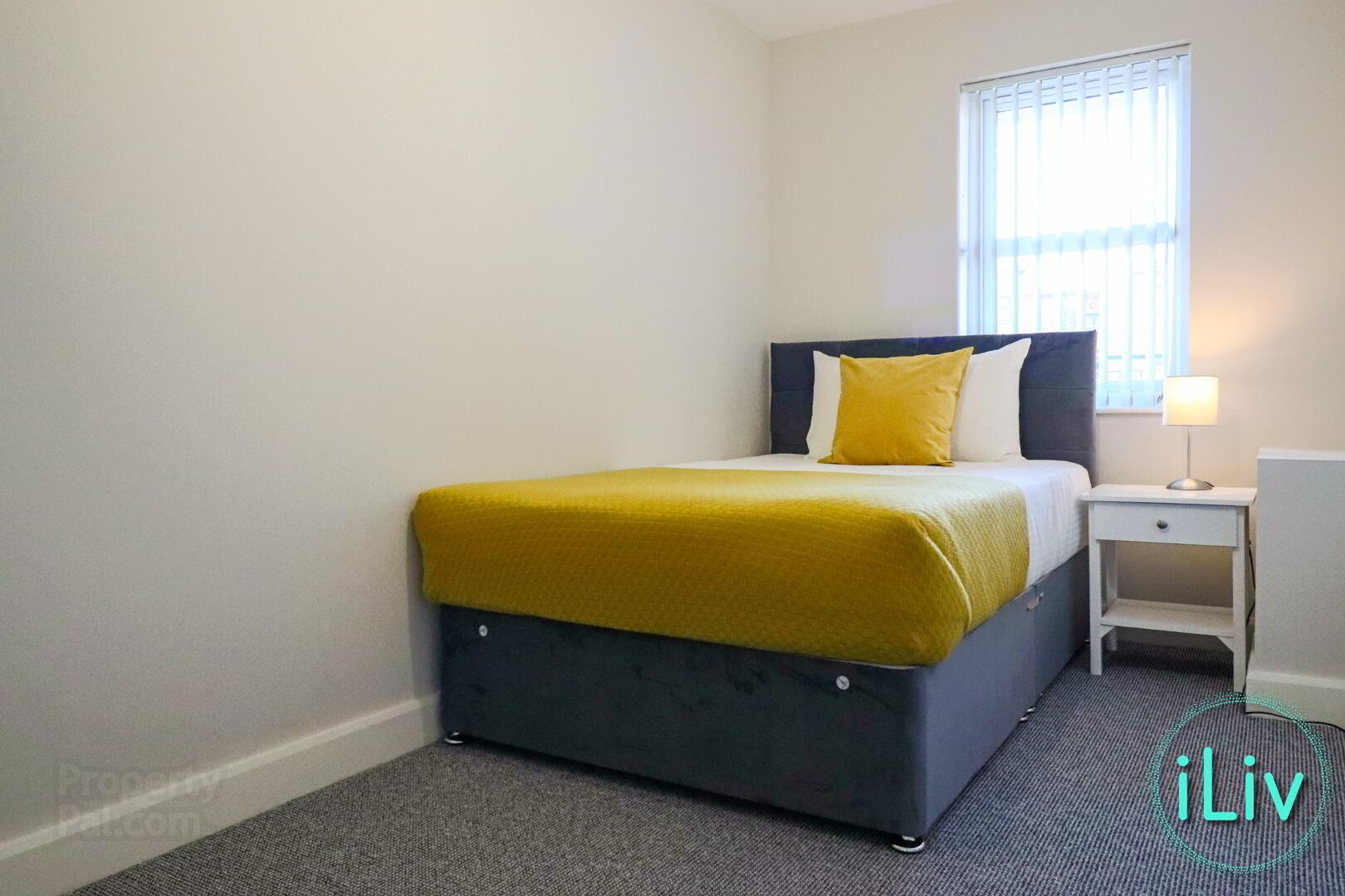 906 College Court Central, 56 King Street 7 of 21