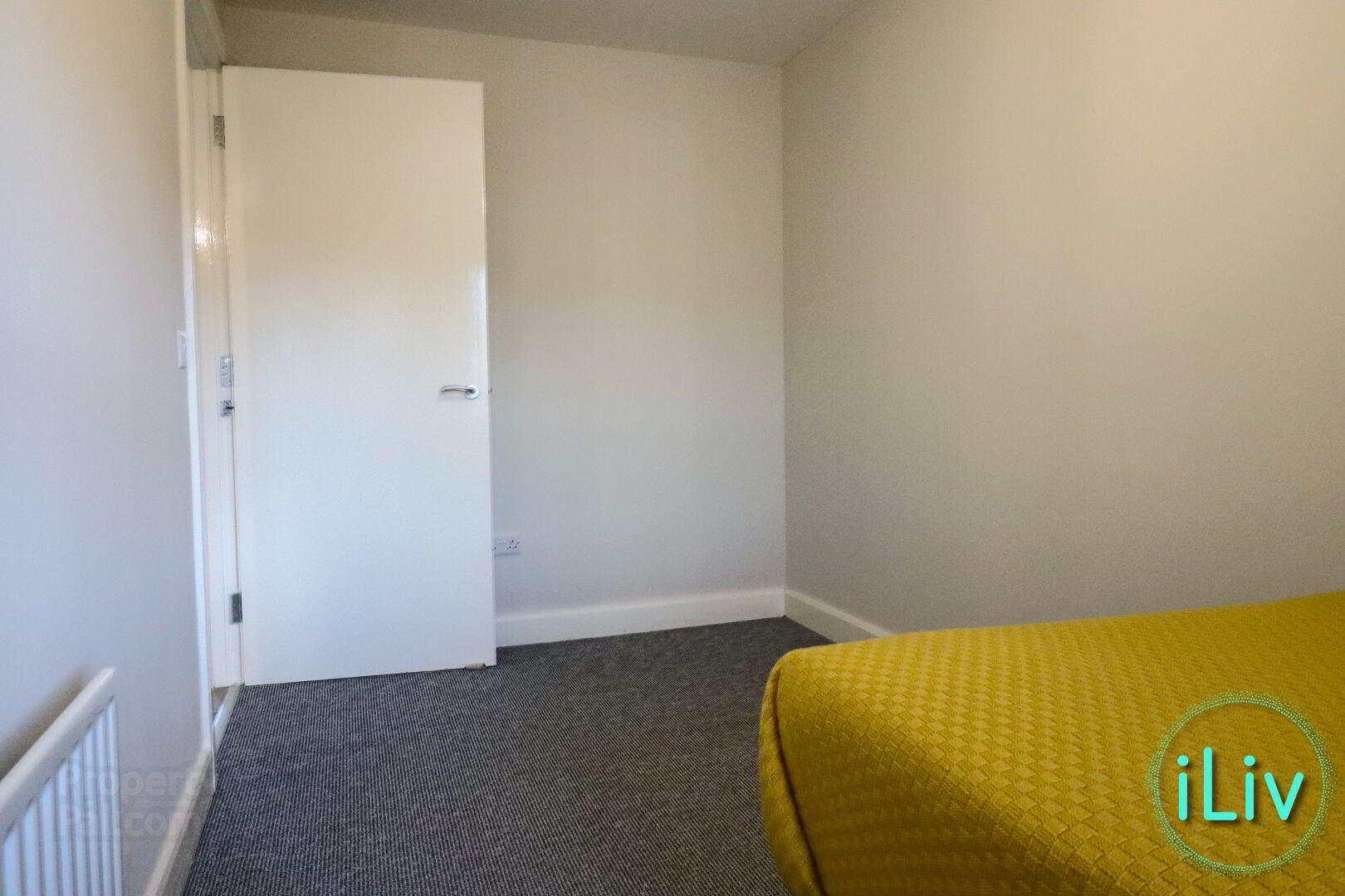 906 College Court Central, 56 King Street 8 of 21