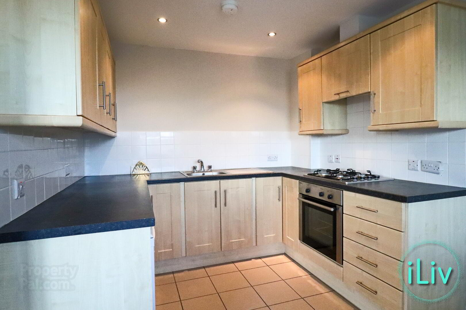 906 College Court Central, 56 King Street 13 of 21