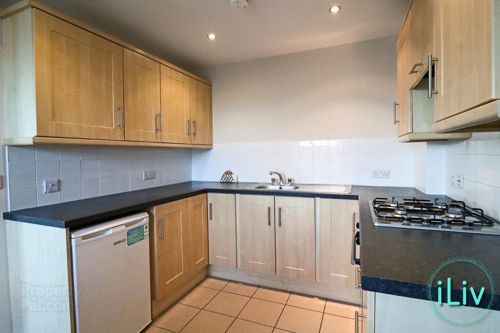 906 College Court Central, 56 King Street 15 of 21