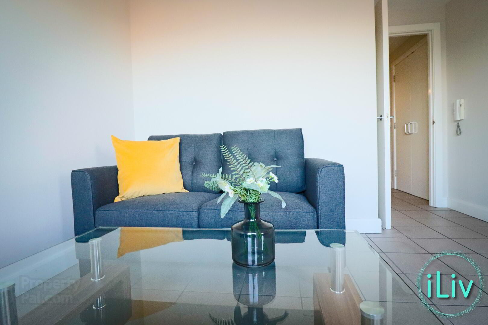 906 College Court Central, 56 King Street 17 of 21