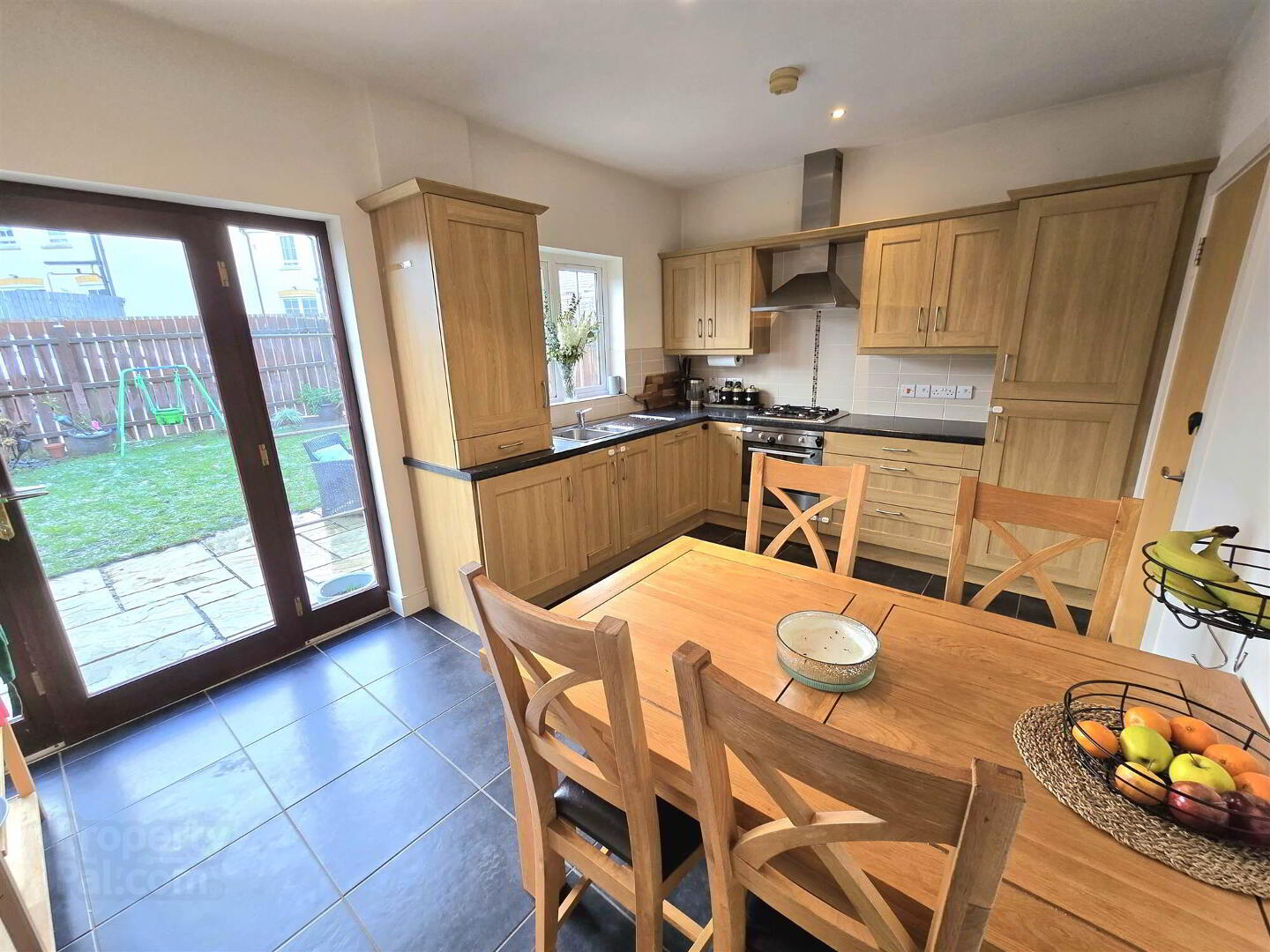 12 Ayrshire Square 5 of 21