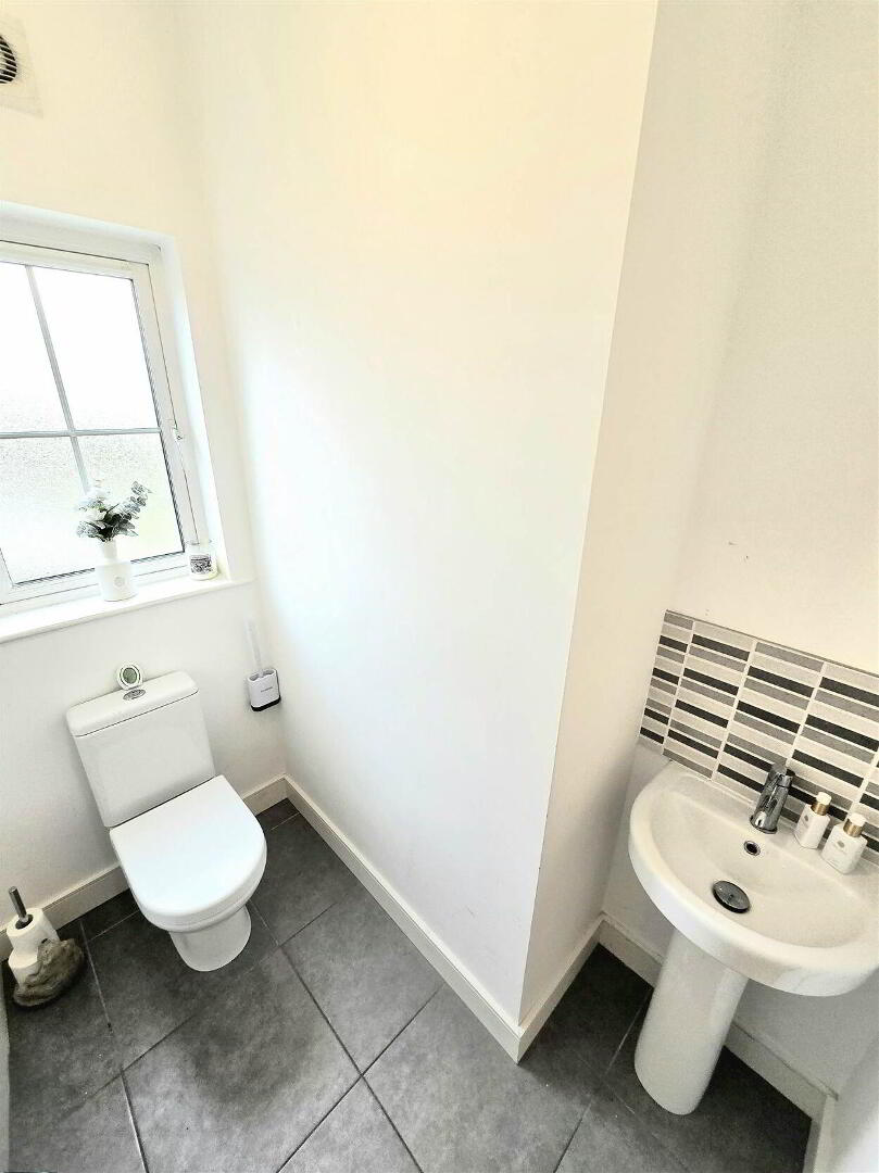 12 Ayrshire Square 8 of 21