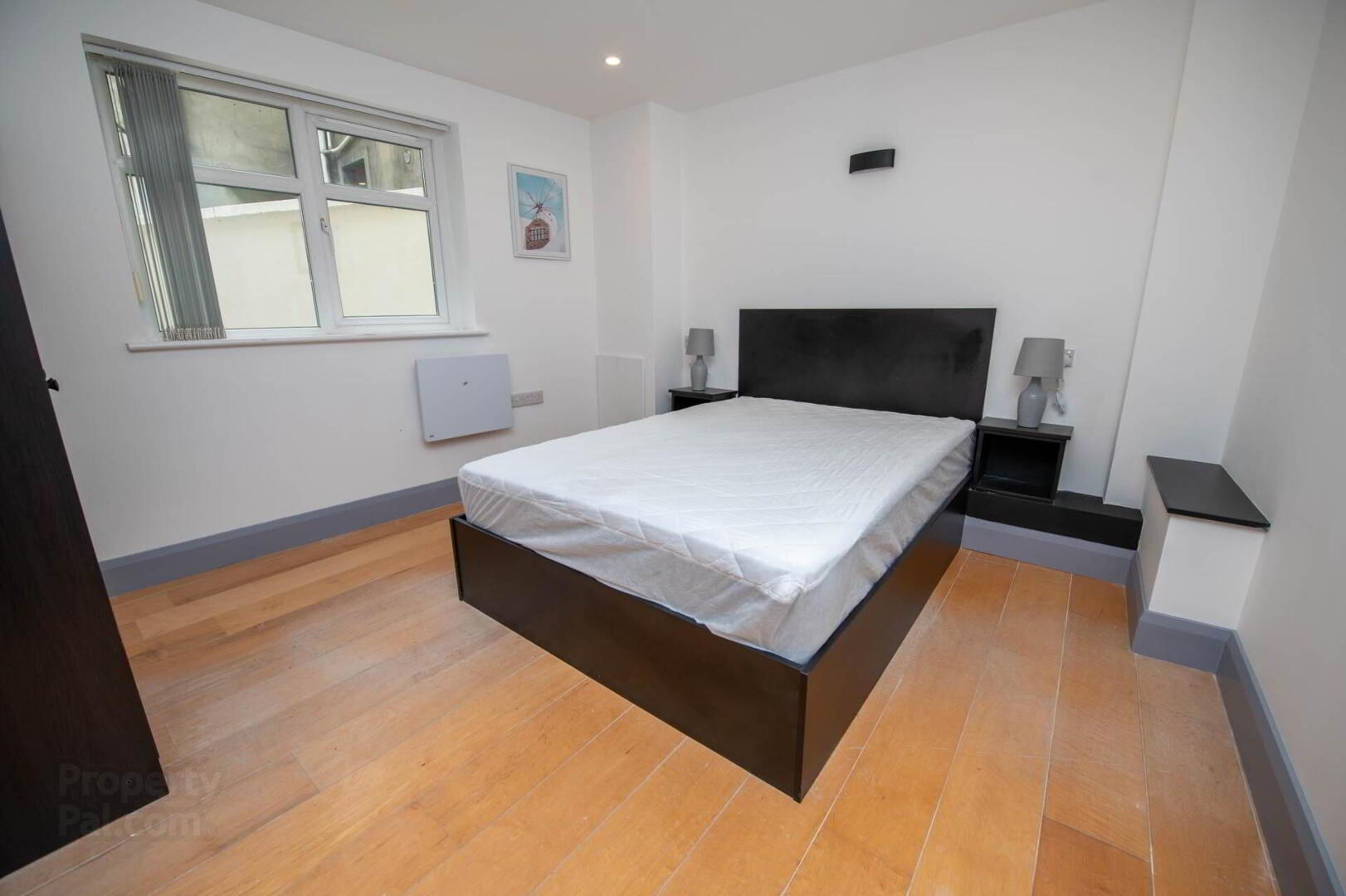 6 Cathedral Court, 26/28 Upper Main Street 2 of 12