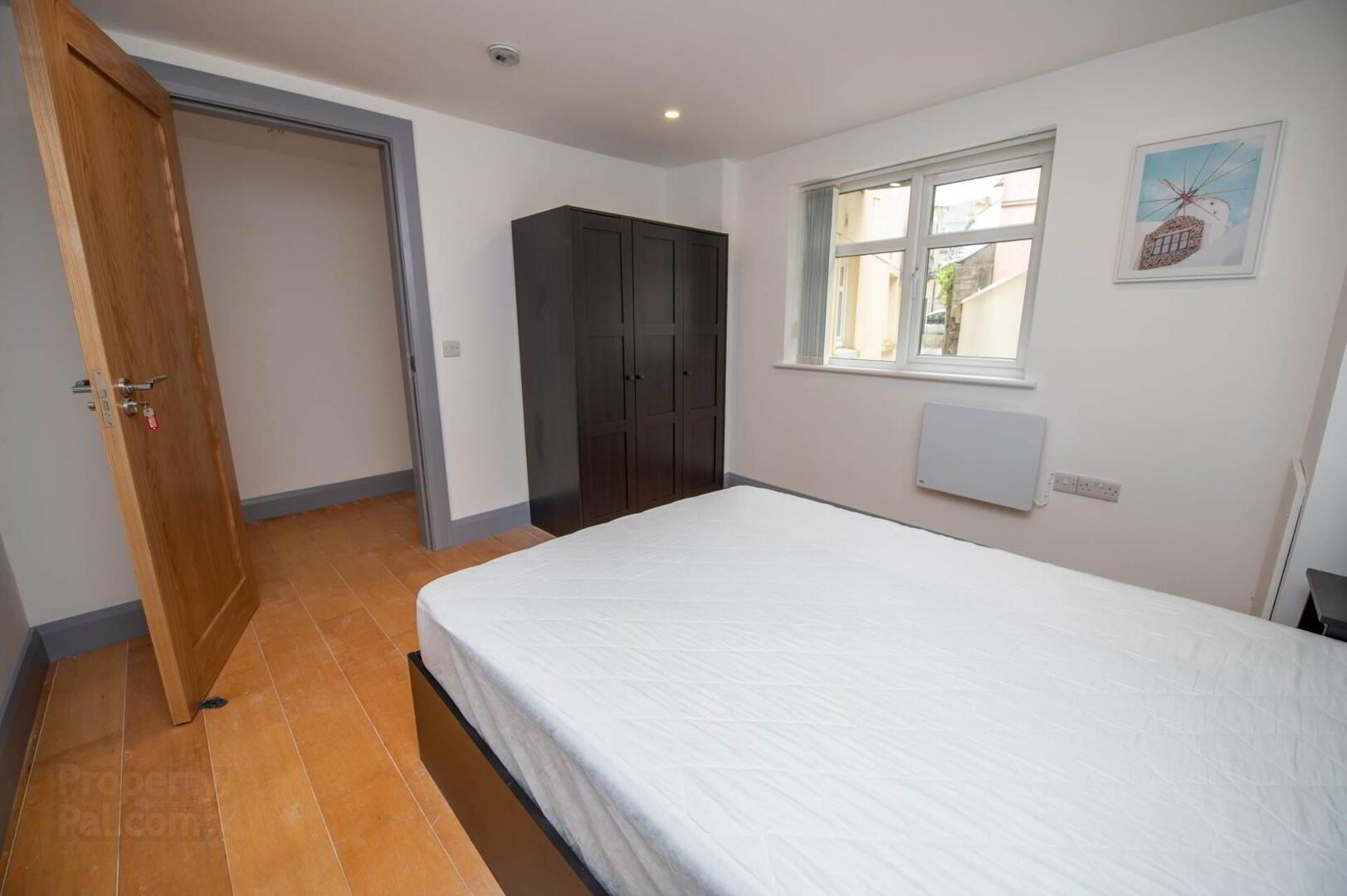 6 Cathedral Court, 26/28 Upper Main Street 3 of 12