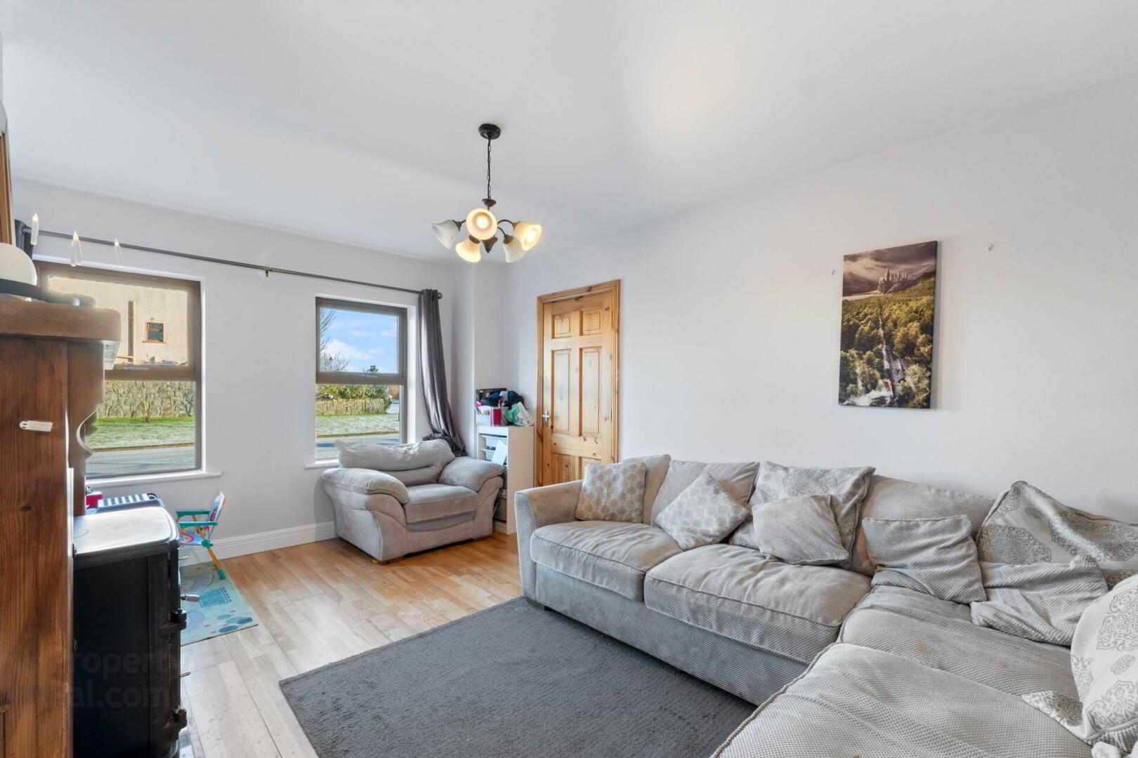 39 Hazel Court Convent Road 3 of 16