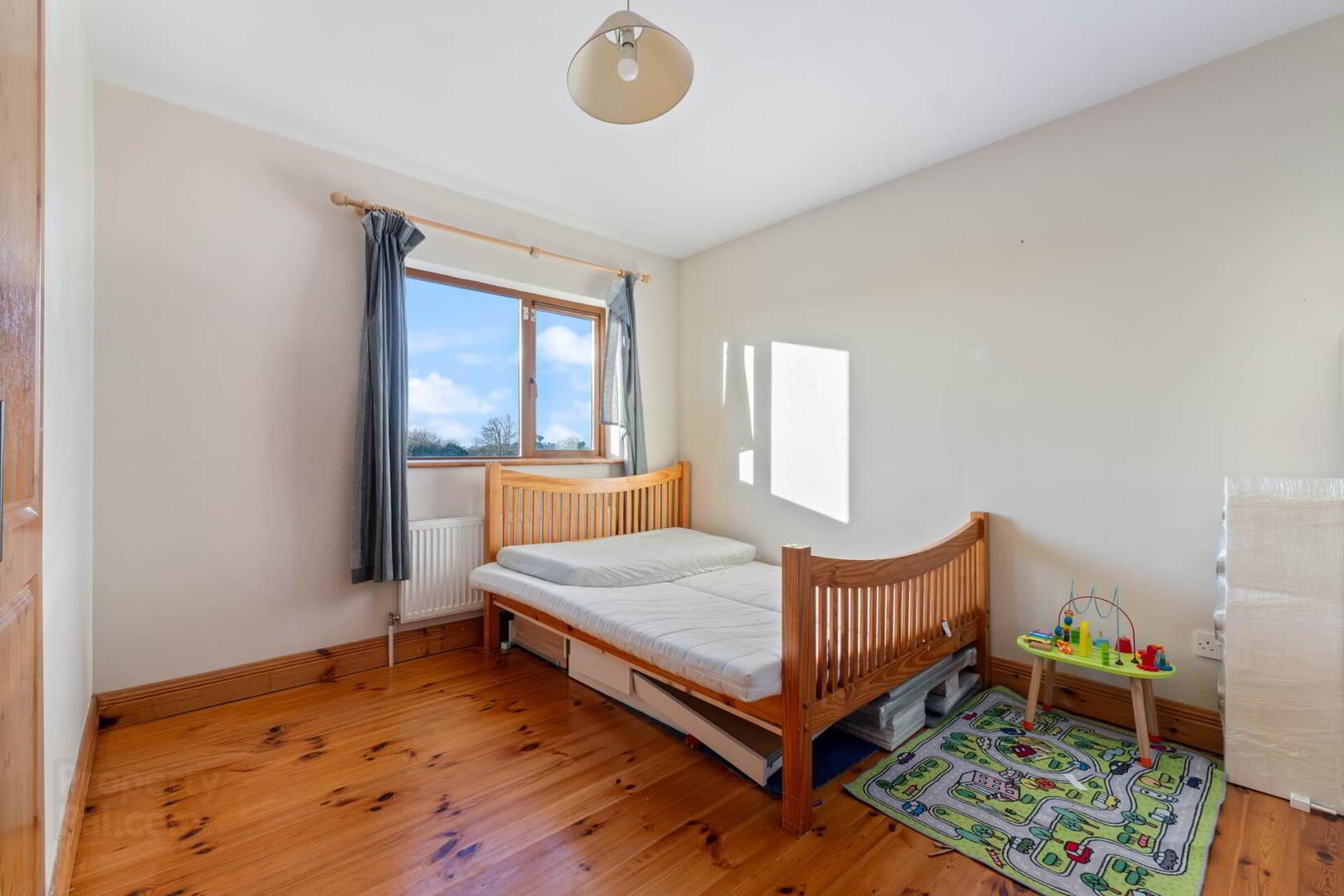 39 Hazel Court Convent Road 13 of 16