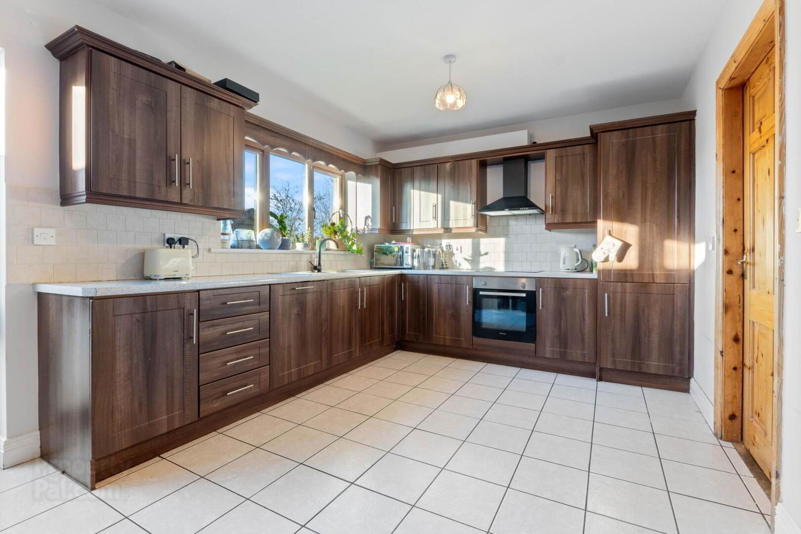 39 Hazel Court Convent Road 5 of 16