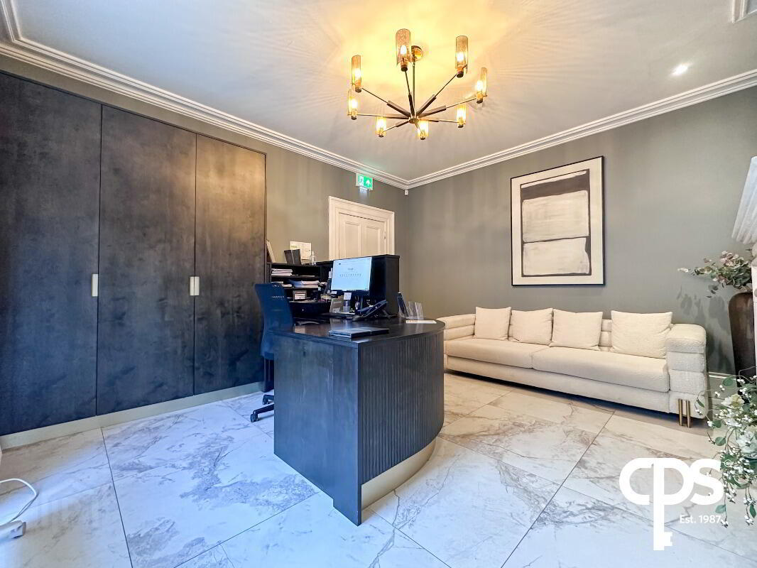 10 Rusell Street 73 of 77