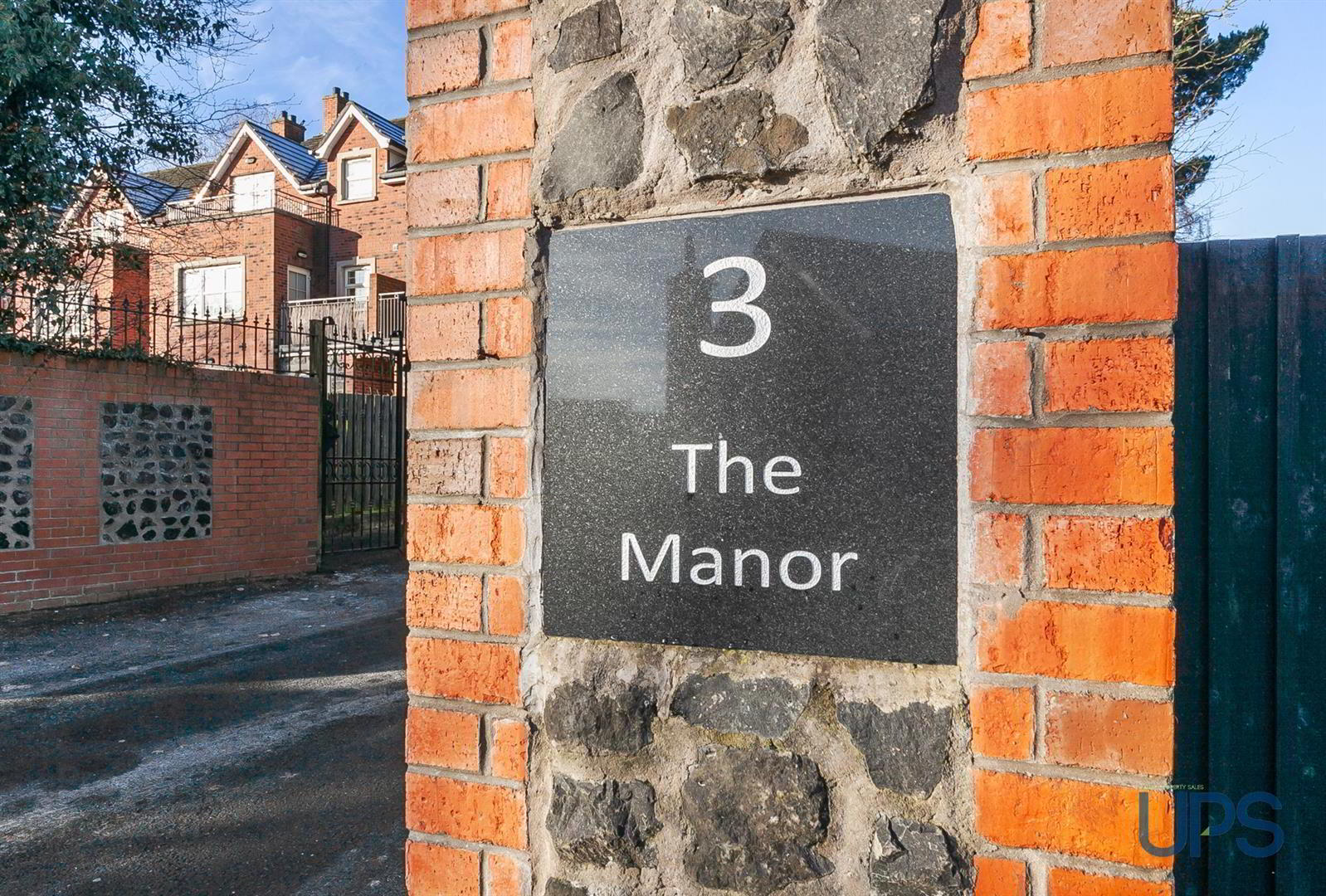 Apt 1, 3 The Manor