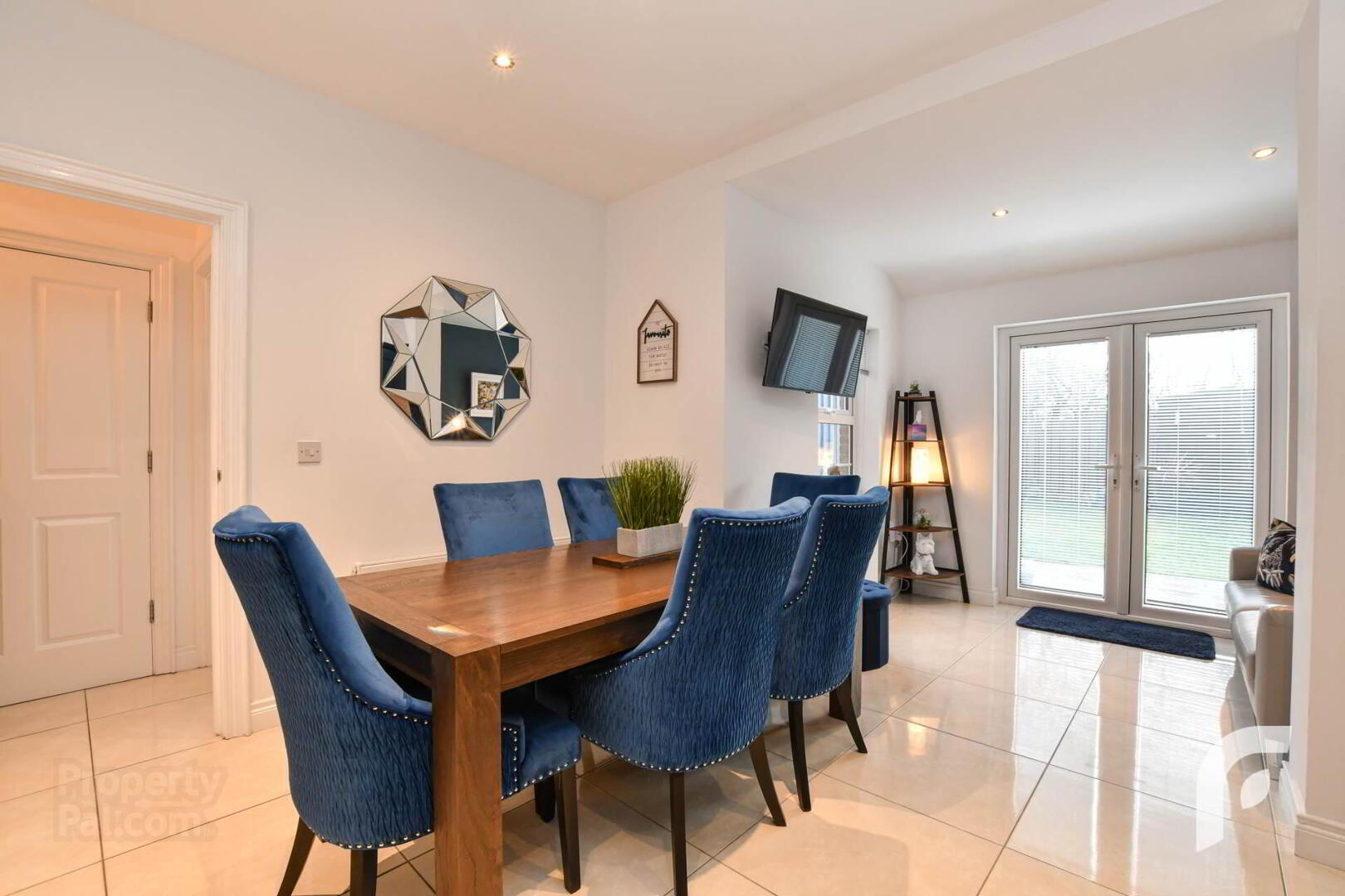 7 Blackrock Mews 13 of 37