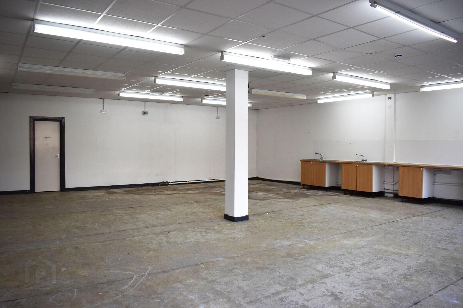 Prominent Retail Unit, 32c Thomas Street 2 of 5