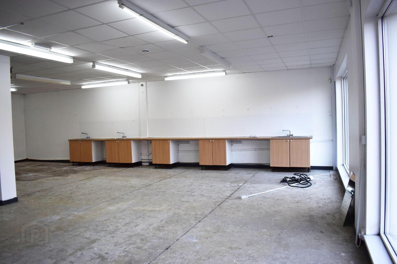 Prominent Retail Unit, 32c Thomas Street 3 of 5
