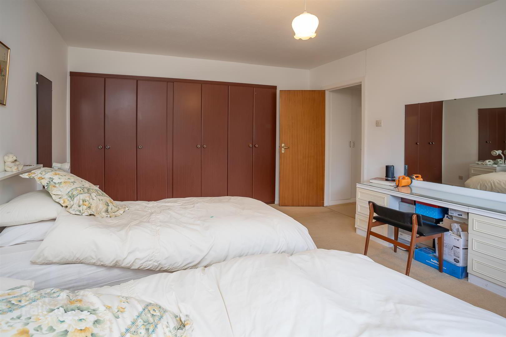 16 Larch Hill Avenue 25 of 44