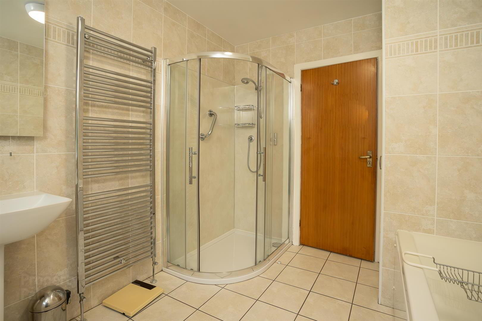 16 Larch Hill Avenue 30 of 44