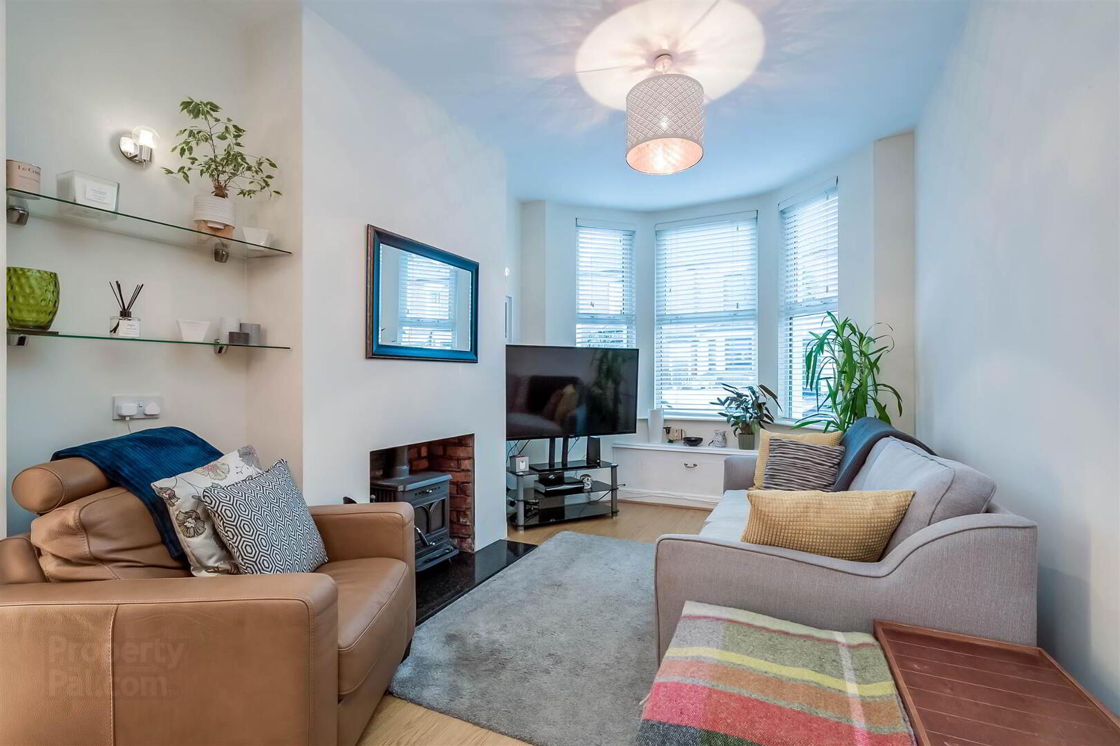 10 Larkstone Street 5 of 22