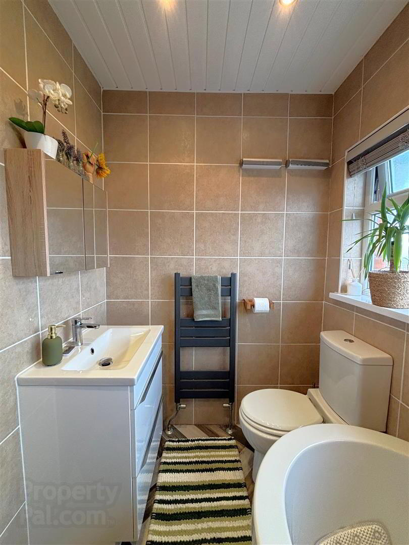 9 Innisfayle Gardens 16 of 29