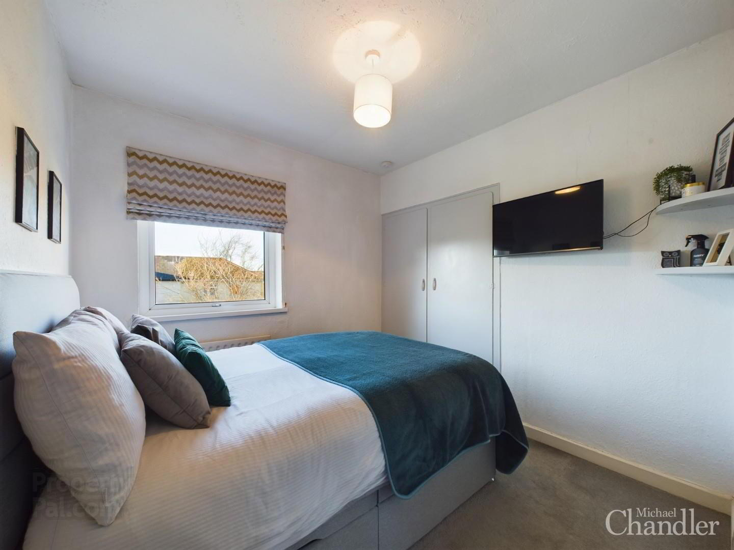 14 Chesham Crescent 8 of 15