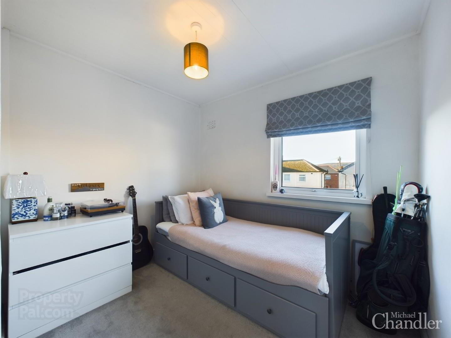 14 Chesham Crescent 9 of 15