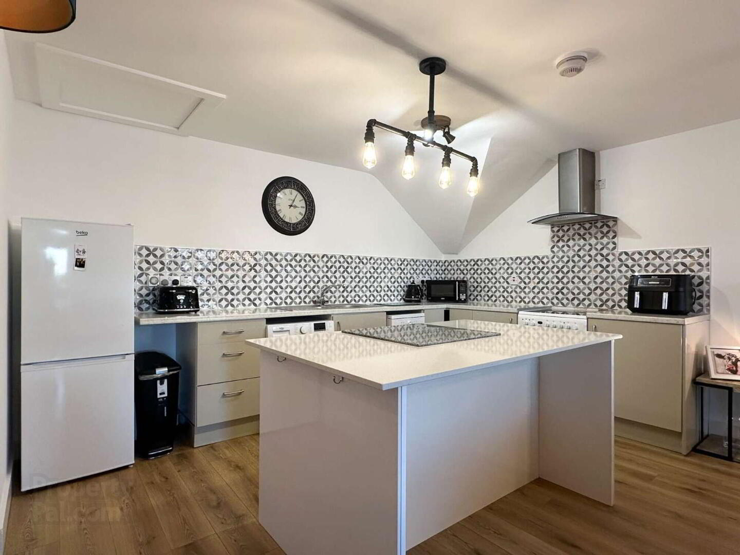 Apt 3, 88 Causeway Street 14 of 45
