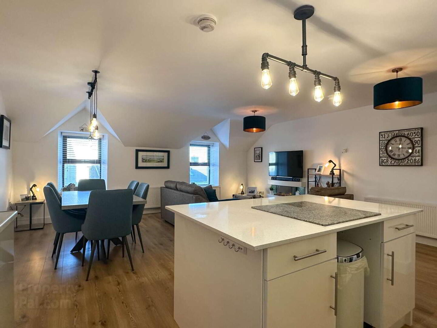 Apt 3, 88 Causeway Street 16 of 45