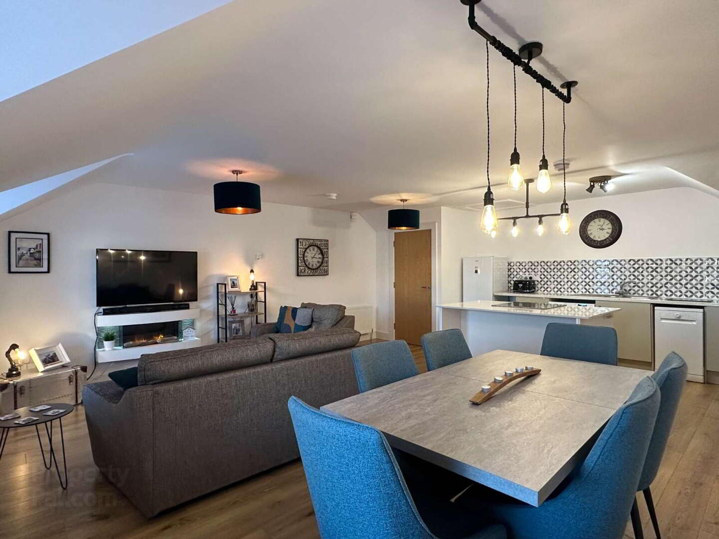 Apt 3, 88 Causeway Street 19 of 45