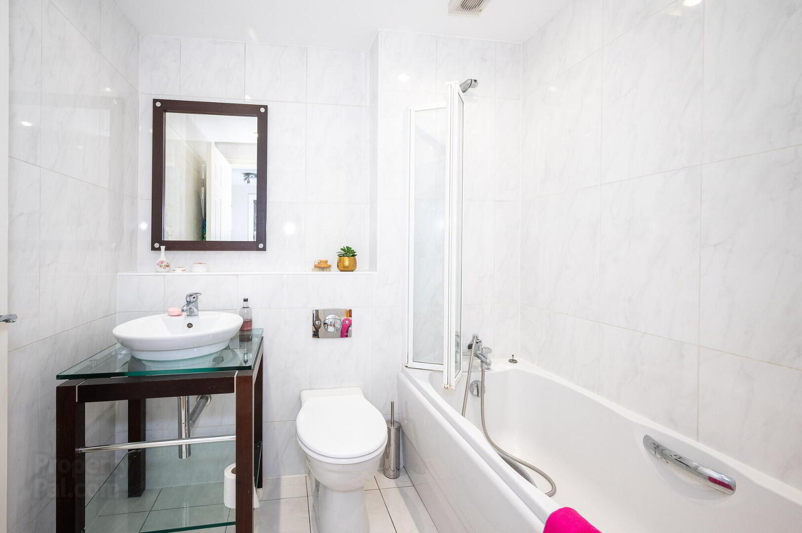 Apt 6 River House, 21 The Boulevard 14 of 15