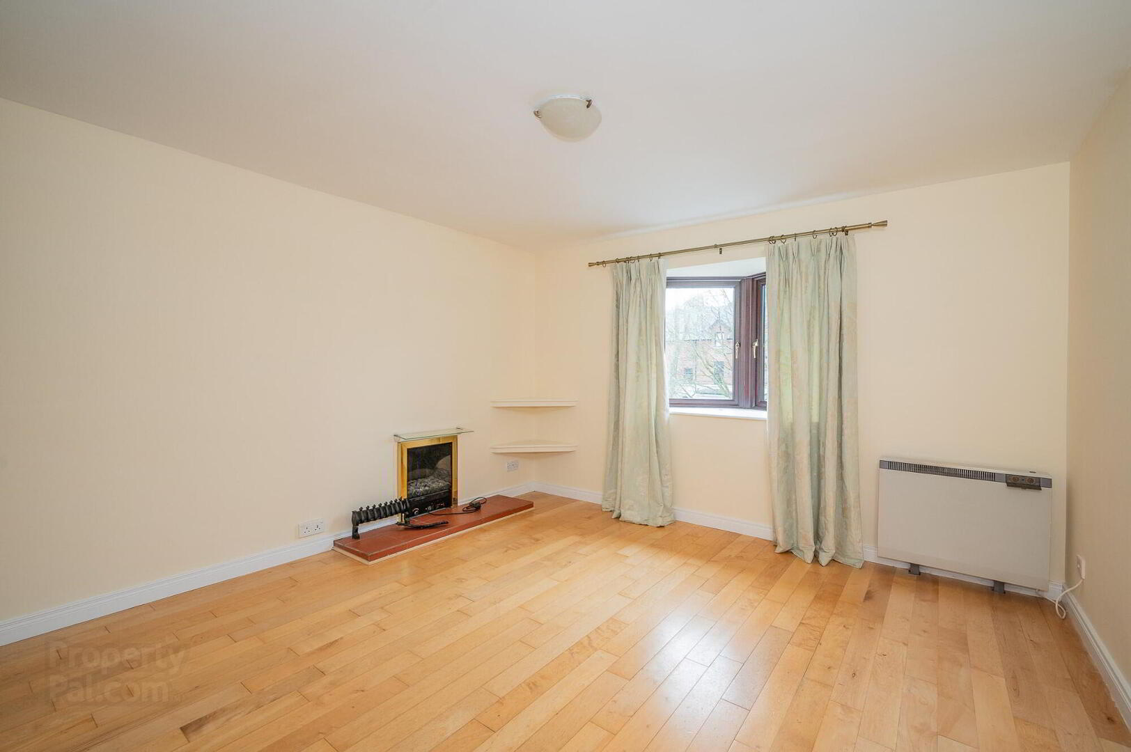 Apt 6, 82a South Parade 4 of 10