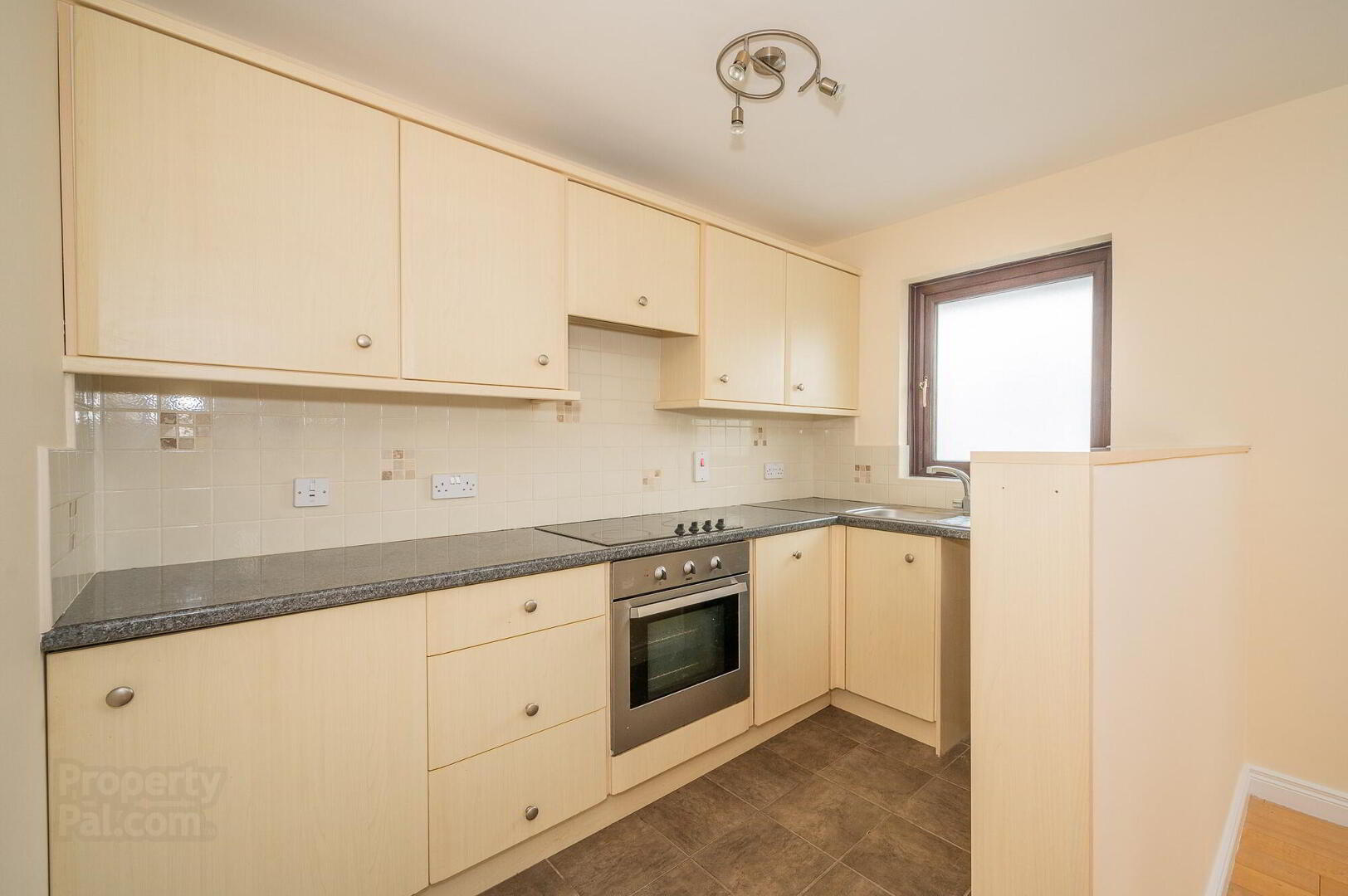 Apt 6, 82a South Parade 6 of 10