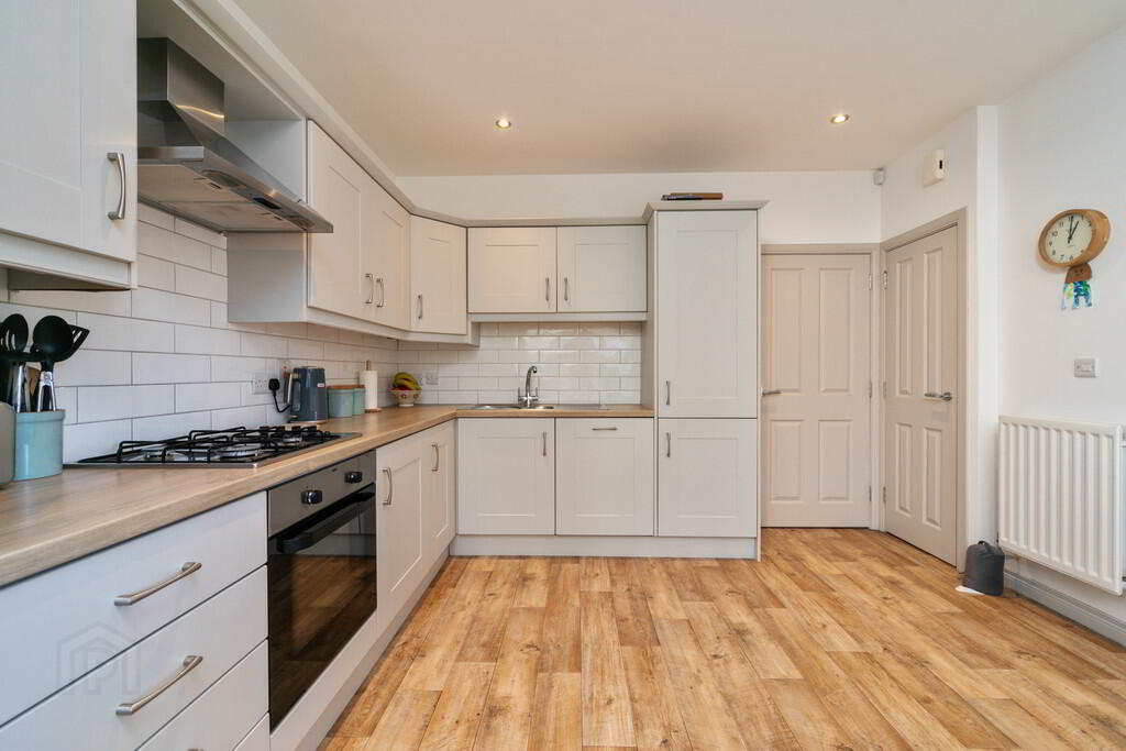 11 Ballantine Way 7 of 32