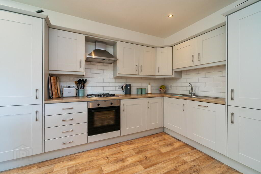 11 Ballantine Way 8 of 32