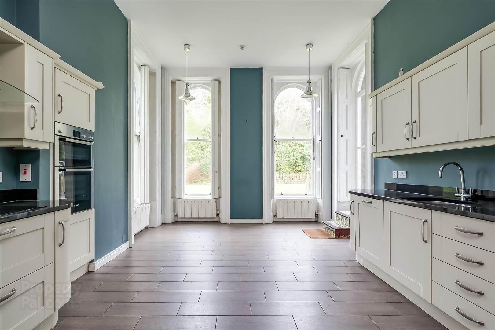 Flat 1 Lismachan House, 378 Belmont Road 11 of 24