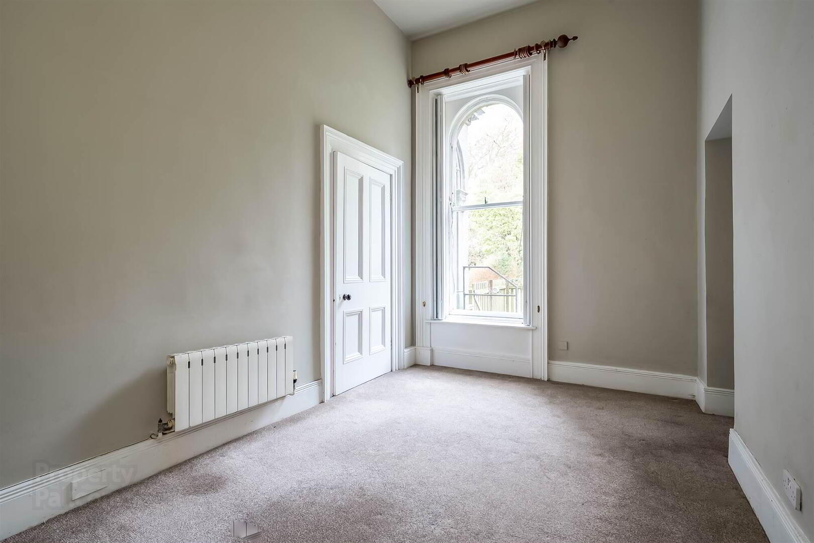Flat 1 Lismachan House, 378 Belmont Road 14 of 24