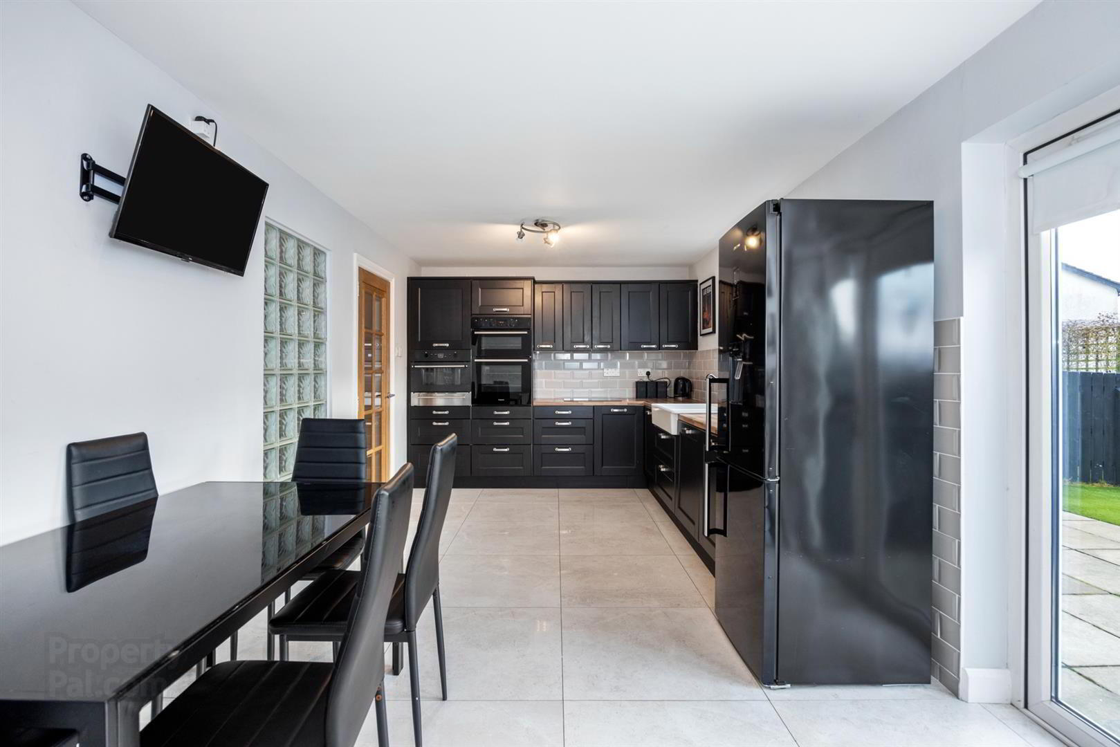 17 Huntingdale Green 5 of 17